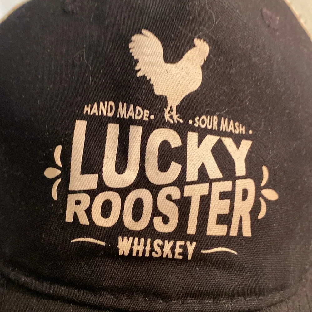 Lucky Rooster VTG Whiskey SnapBack Baseball Cap. O/S.‎  Black w/Beige Mesh.